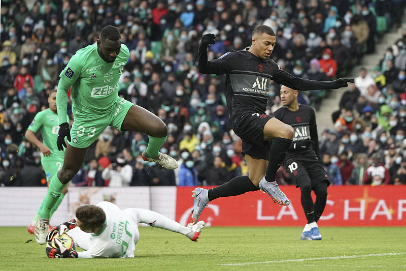 关于圣埃蒂安客场大捷，取得关键胜利的信息