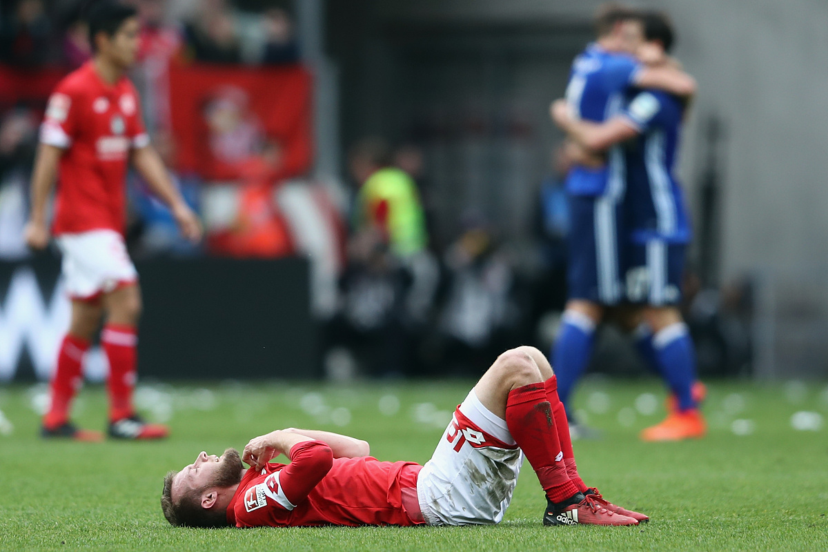 包含水晶宫门将扑救神来,帮助球队保住分的词条 包含水晶宫门将扑救神来,帮助球队保住分的词条