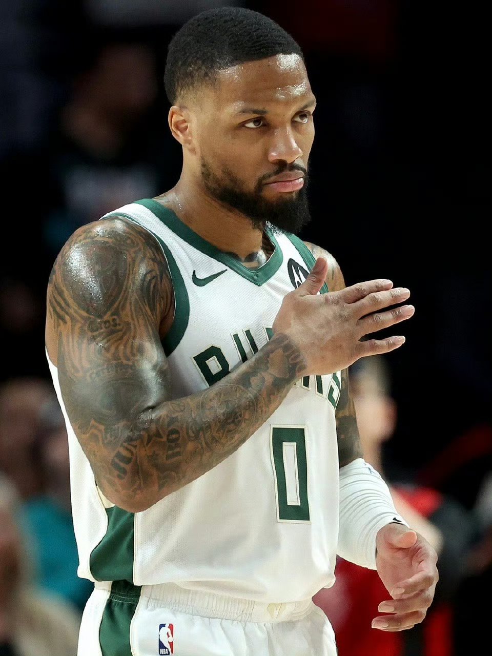 开拓者加时战胜骑士,利拉德独得三双的简单介绍 开拓者加时战胜骑士,利拉德独得三双的简单介绍