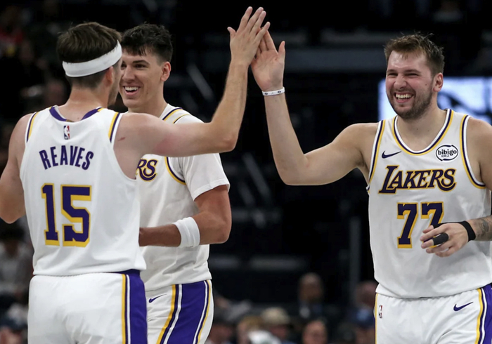 猛龙鏖战雷霆,东契奇带队取胜 猛龙鏖战雷霆,东契奇带队取胜