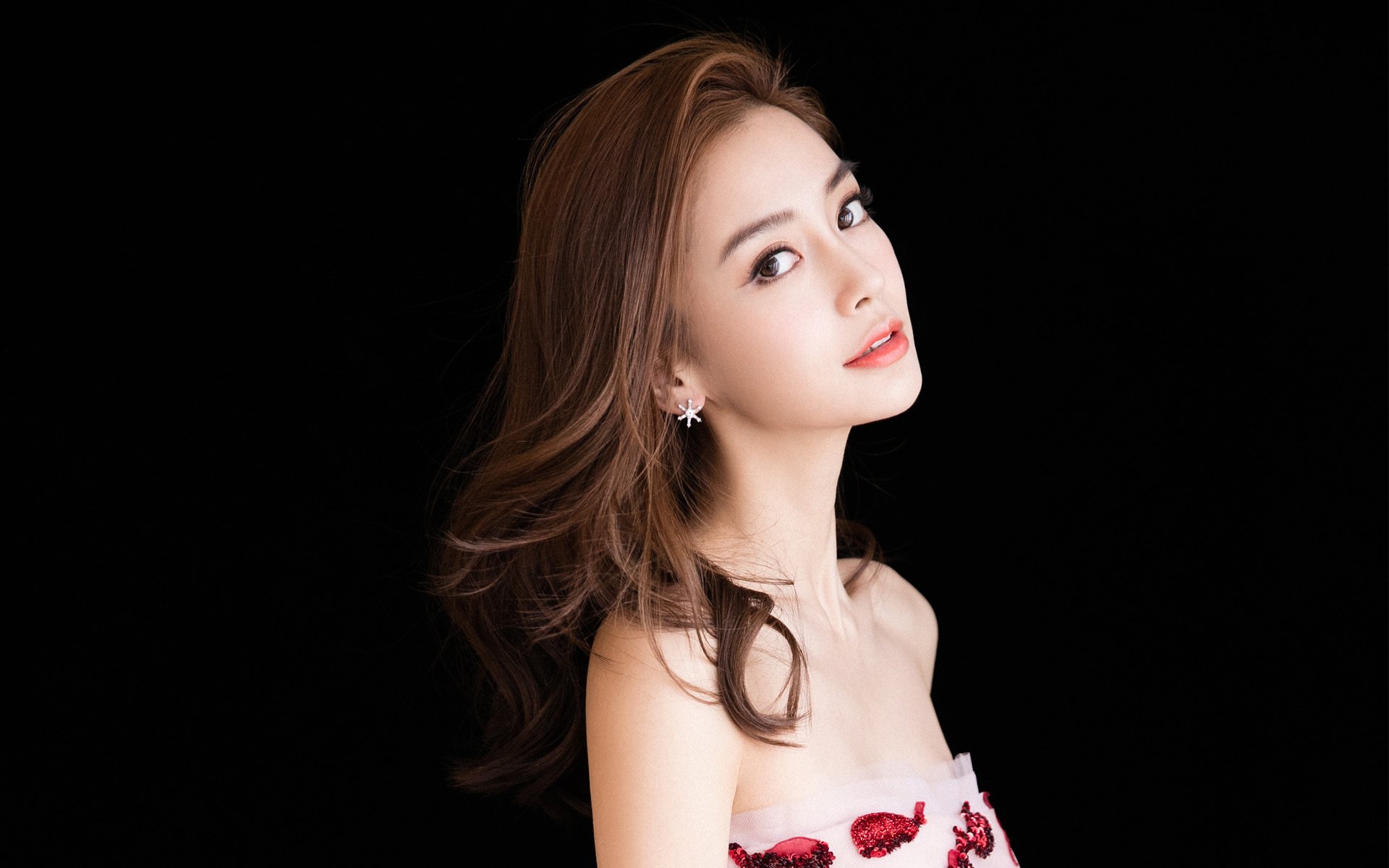 铁闸与尖刀,拜仁关键战突围瑞士,阿什拉夫成为真正的关键先生