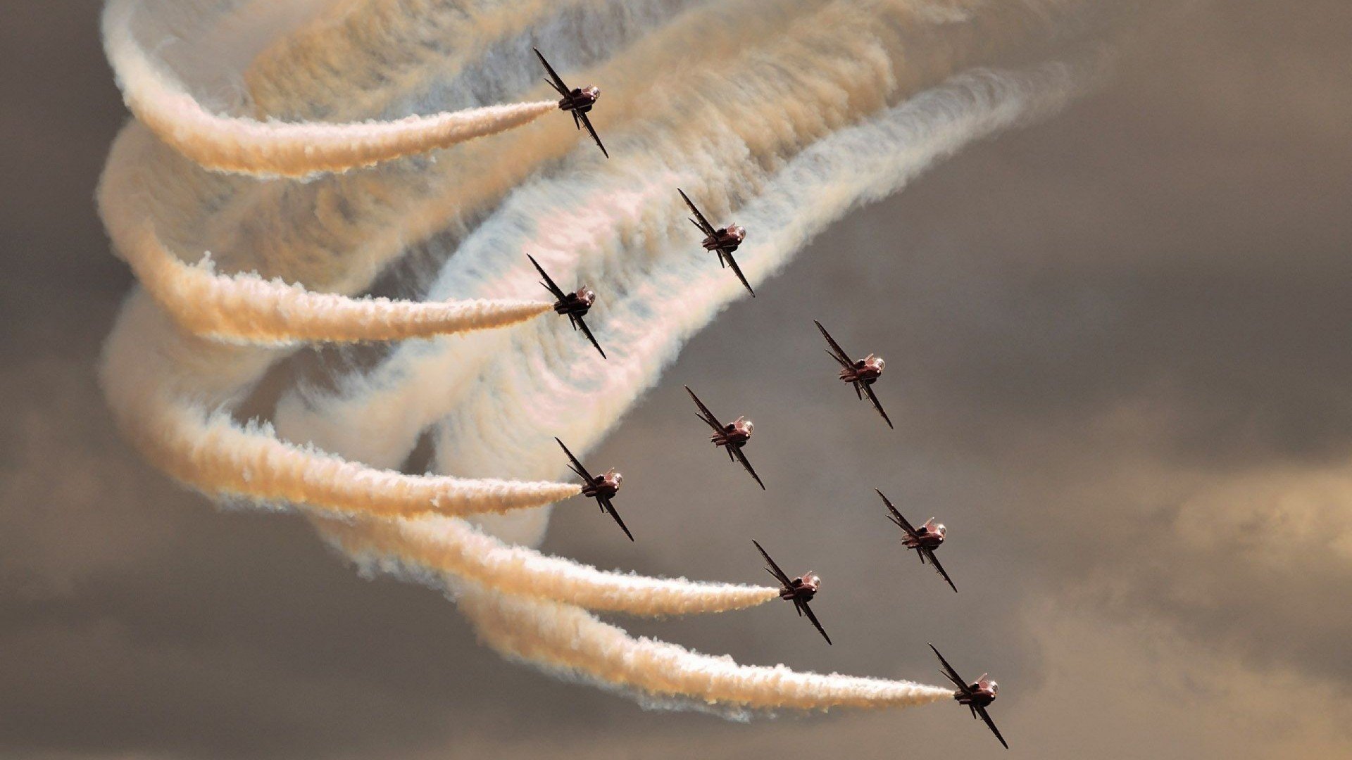 精密计算与绝对掌控,从德黑兰战术室到F1赛道的制胜哲学